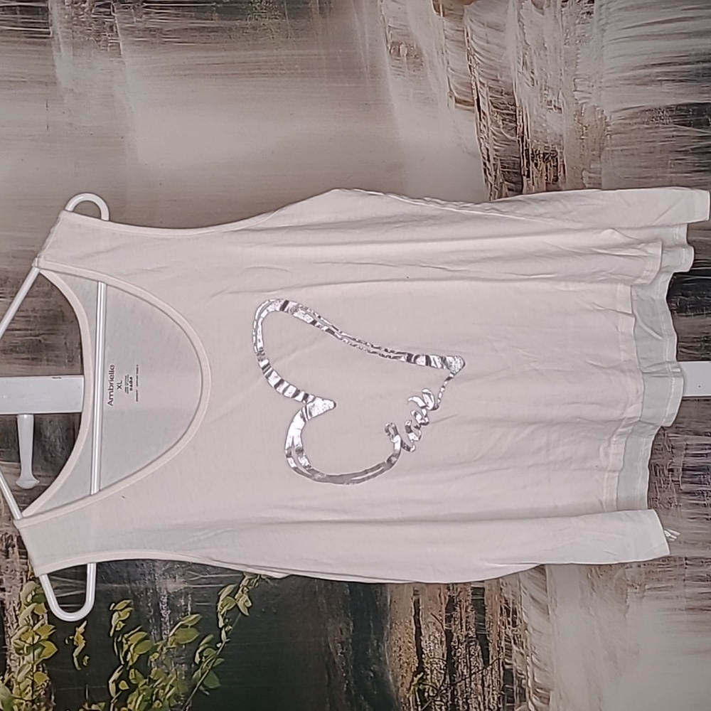 Ambrielle Womens XL LOVE heart white silver metallic tank Tshirt